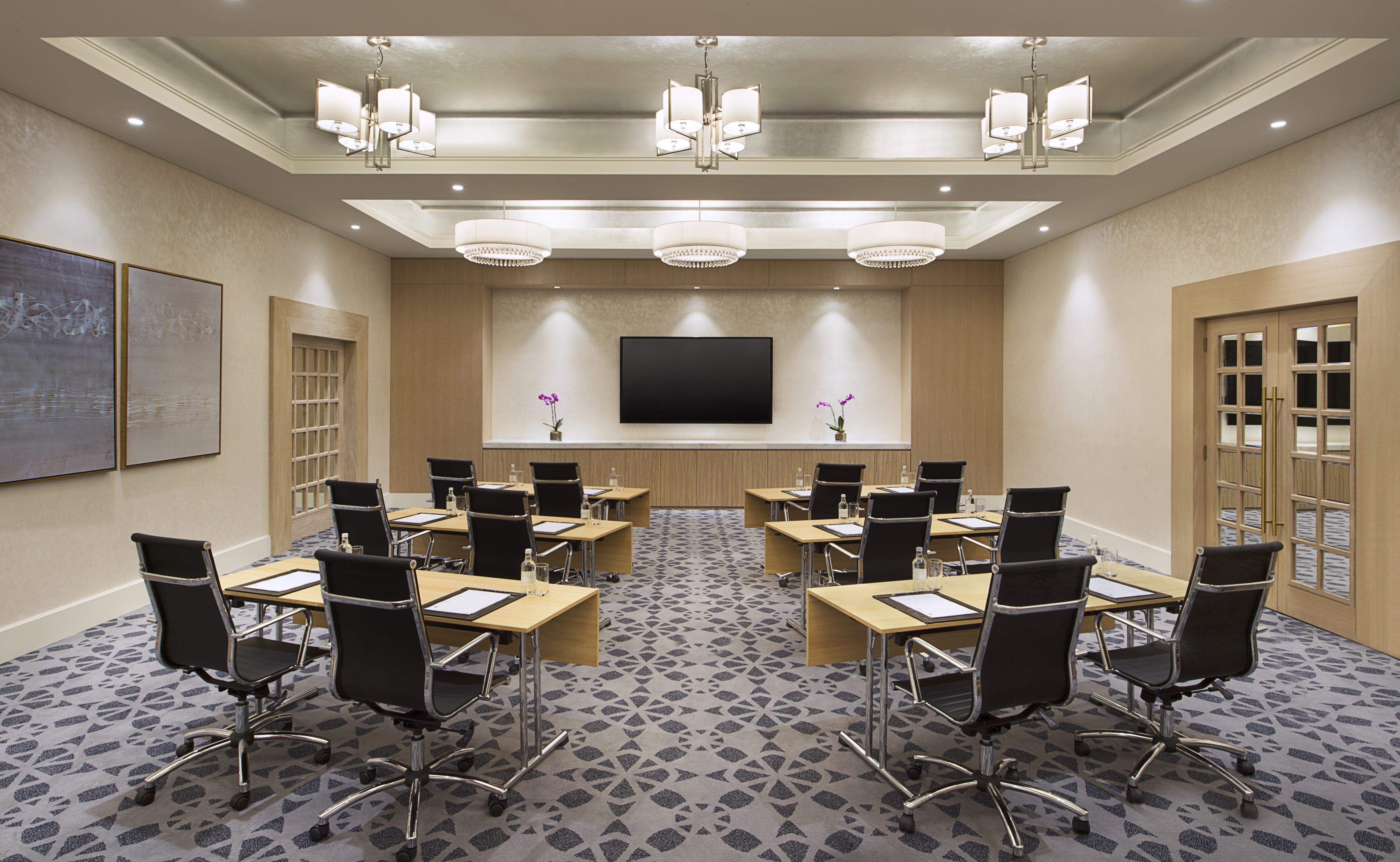 Al Habtoor Grand Resort, Autograph Collection Dubai Bagian luar foto Meeting room