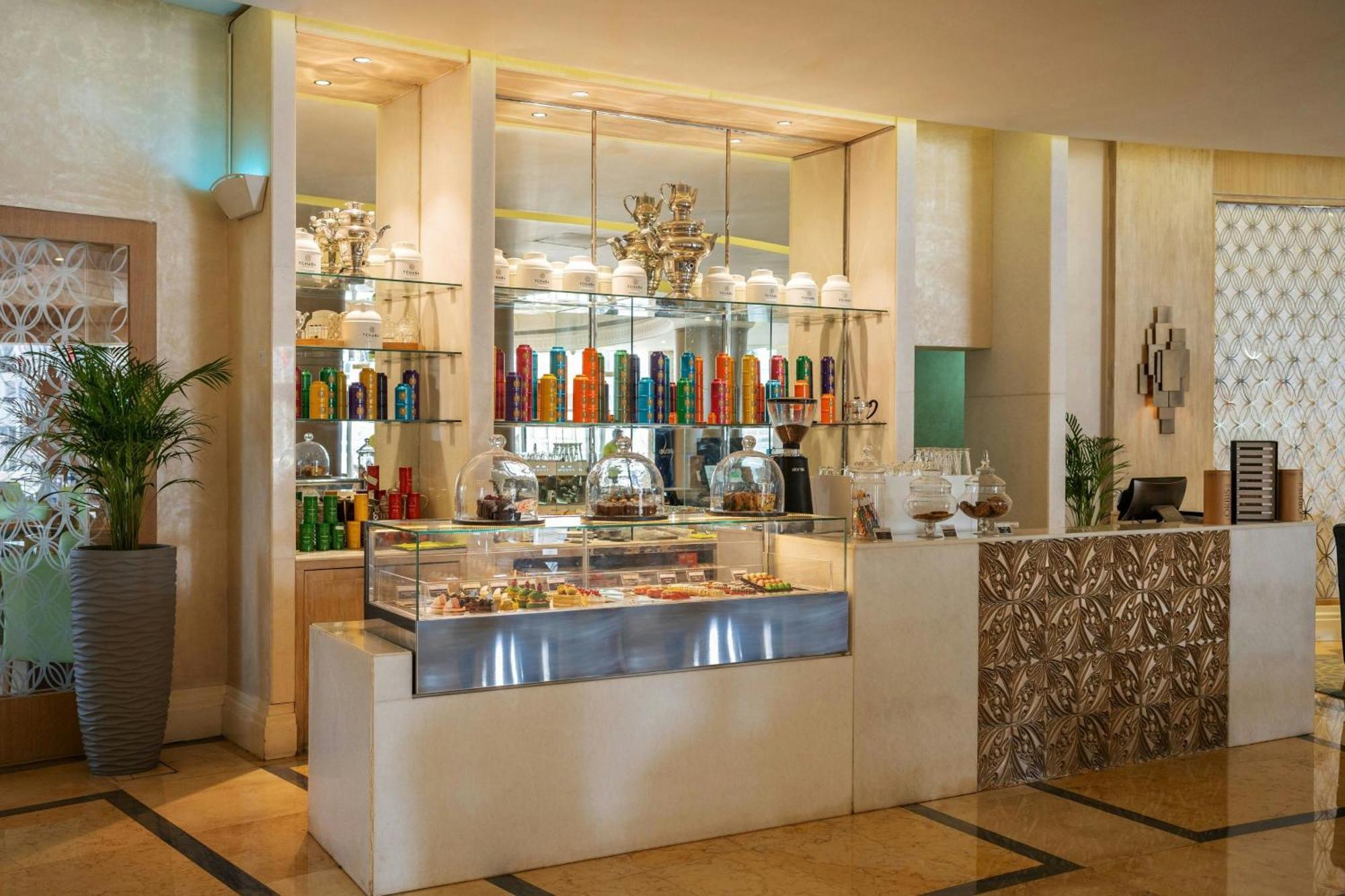 Al Habtoor Grand Resort, Autograph Collection Dubai Bagian luar foto The lobby bar