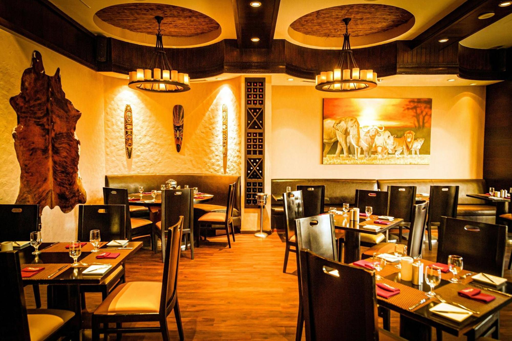 Al Habtoor Grand Resort, Autograph Collection Dubai Bagian luar foto Interior of the restaurant